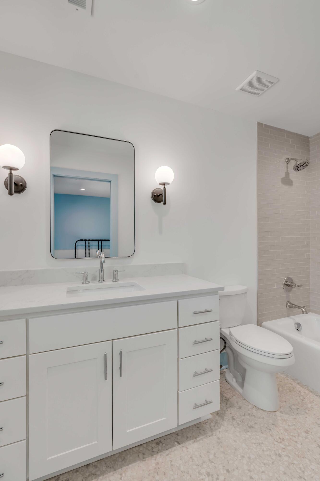 1426 Brecon Road Mount Pleasant, SC 29464 - Photo 26 of 57 En Suite Guest Bath