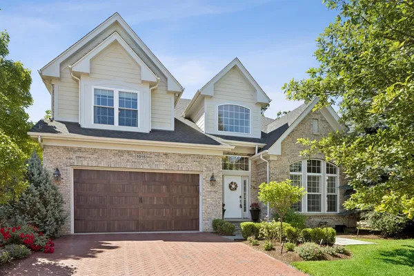 $1,100,000 | 1015 White Pine Lane, Western Springs, IL 60558