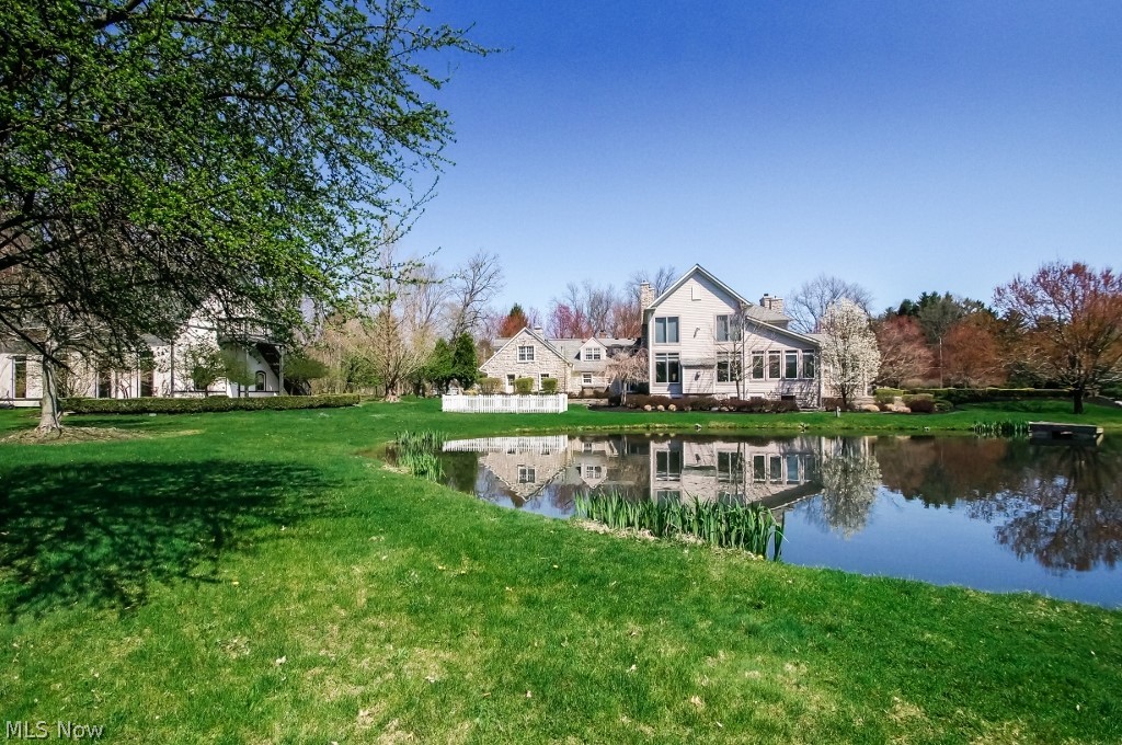 15404 Hemlock Point Road Chagrin Falls, OH 44022 - Photo 3 of 35