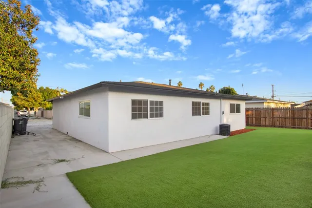 $3,500 | 5522 Silver Drive, Santa Ana, CA 92703