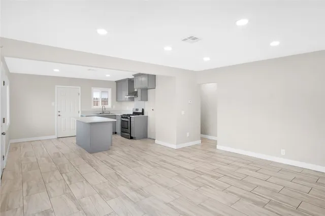 $3,500 | 5522 Silver Drive, Santa Ana, CA 92703