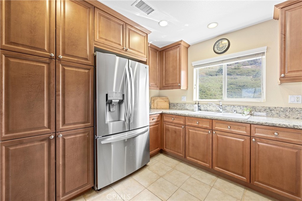 2802 Green River Road, Unit 101 Corona, CA 92882 - Photo 6 of 31