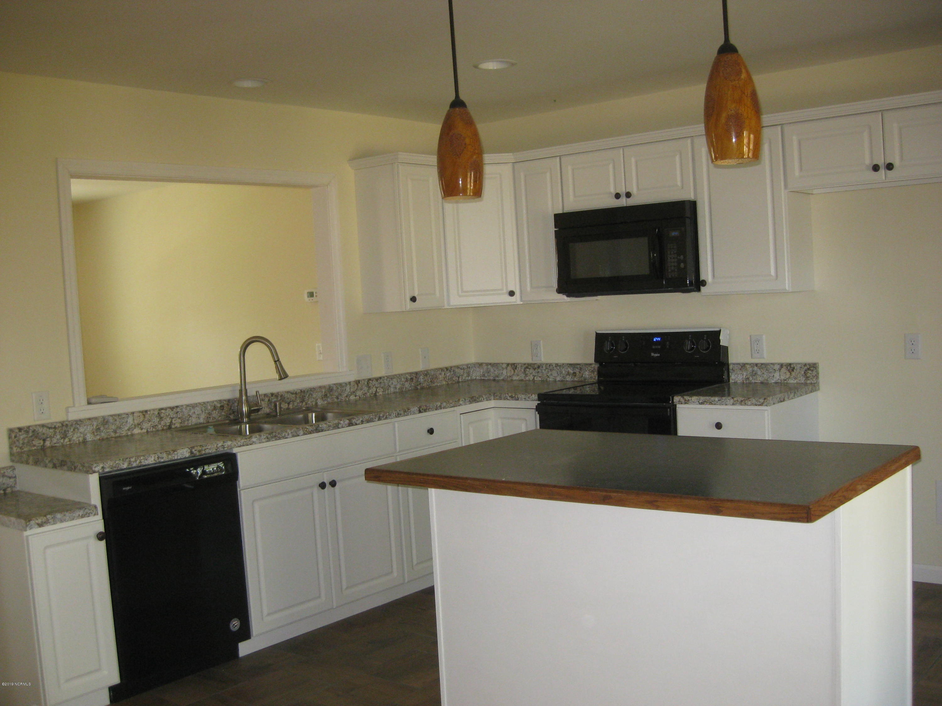 122 Crystal Road Boiling Spring Lakes, NC 28461 - Photo 2 of 43 IMG_0403