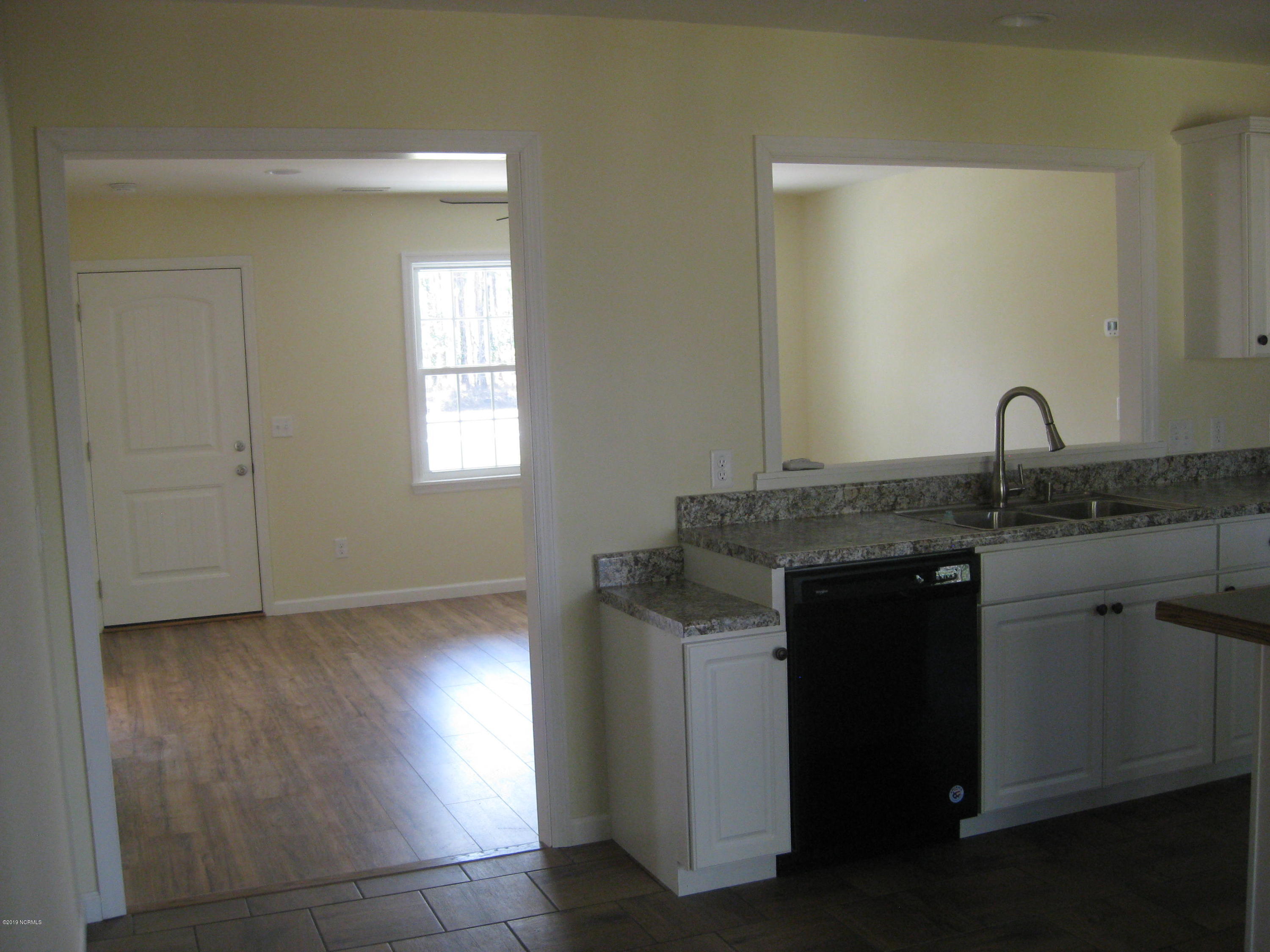 122 Crystal Road Boiling Spring Lakes, NC 28461 - Photo 3 of 43 IMG_0404