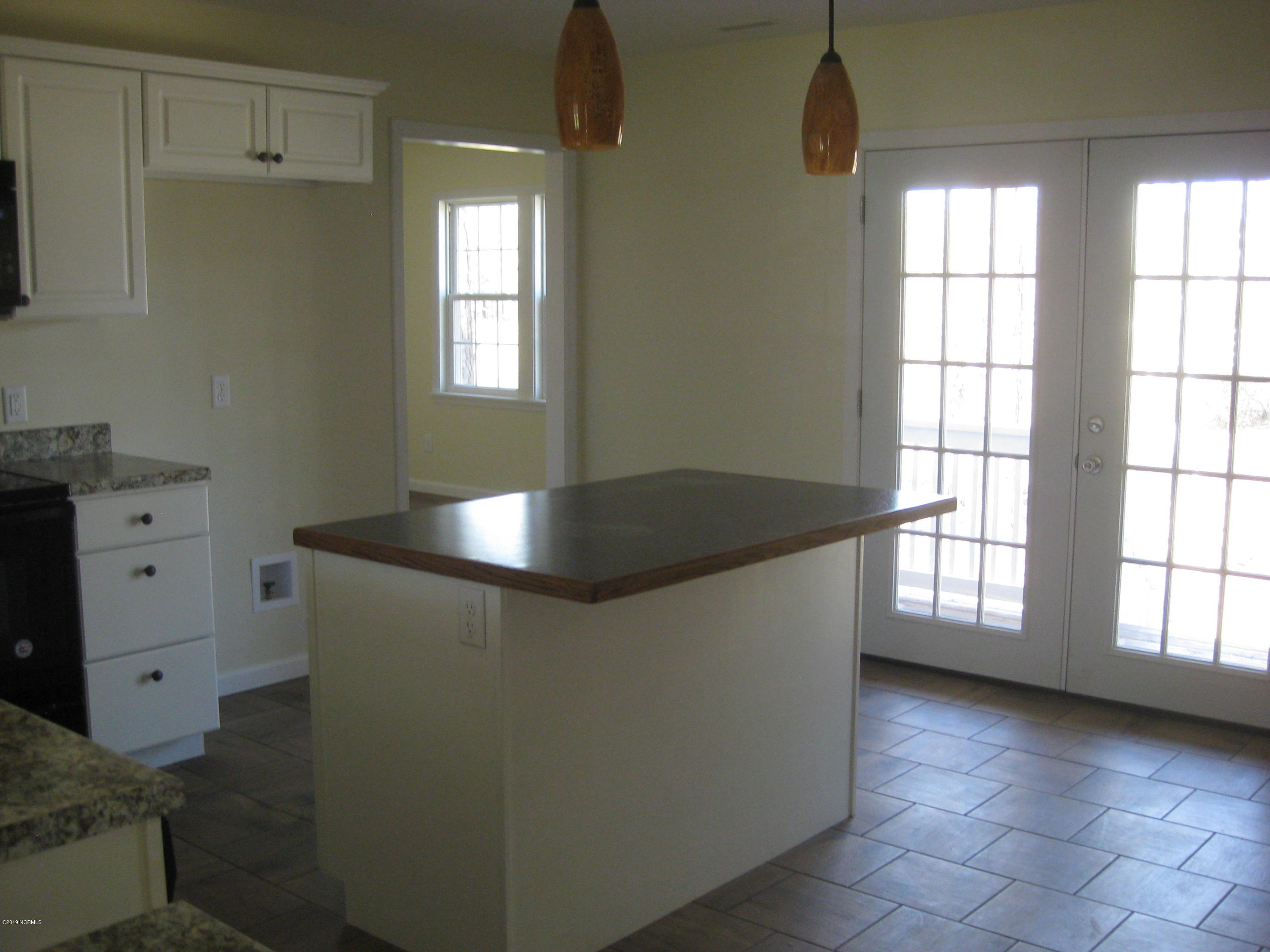 122 Crystal Road Boiling Spring Lakes, NC 28461 - Photo 6 of 43 IMG_0423
