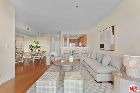 $789,000 | 10790 Rose Avenue, Unit 310, Los Angeles, CA 90034