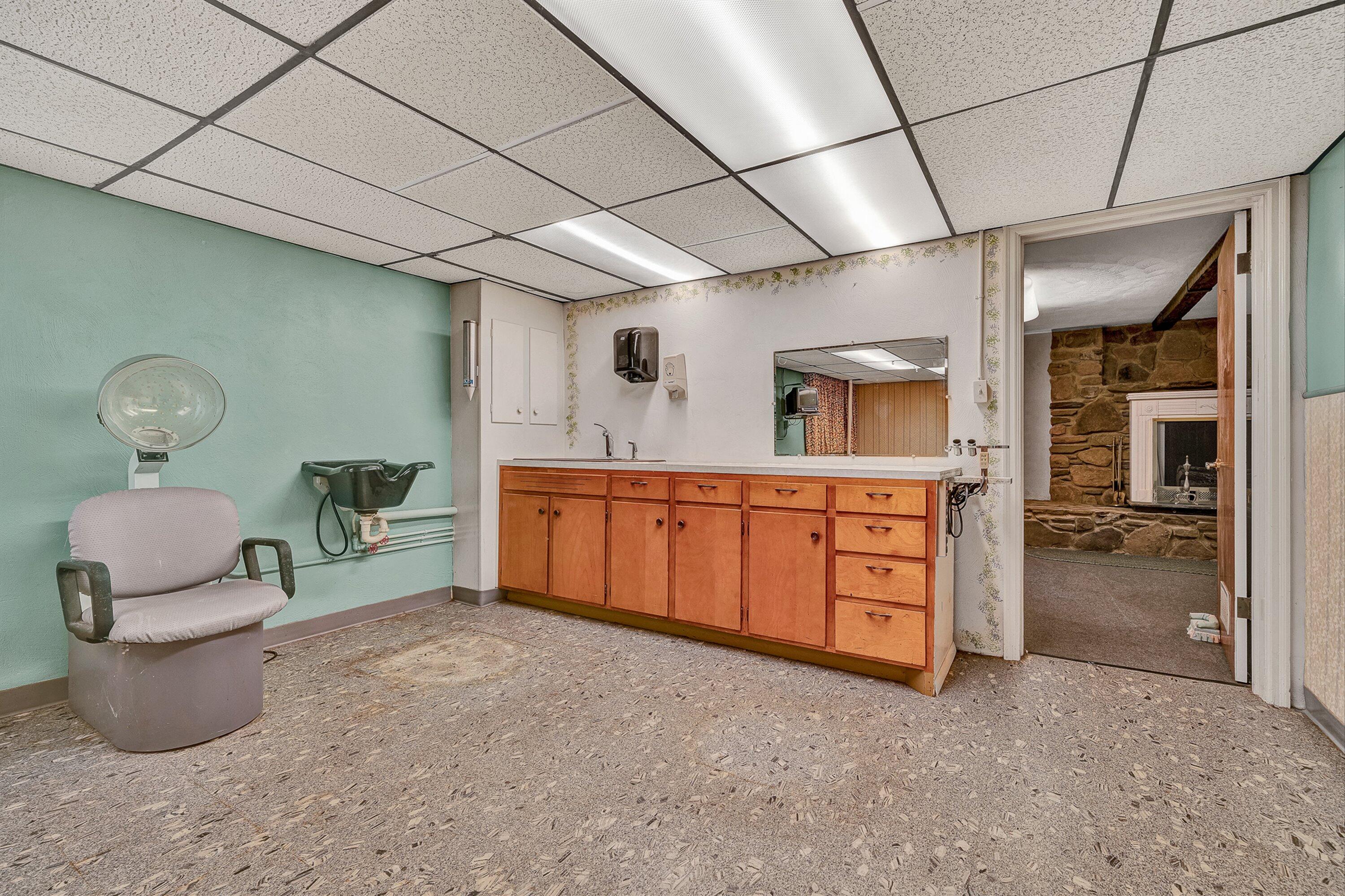 7633 Deer Branch Road Roanoke, VA 24019 - Photo 28 of 58 28-VM-02736
