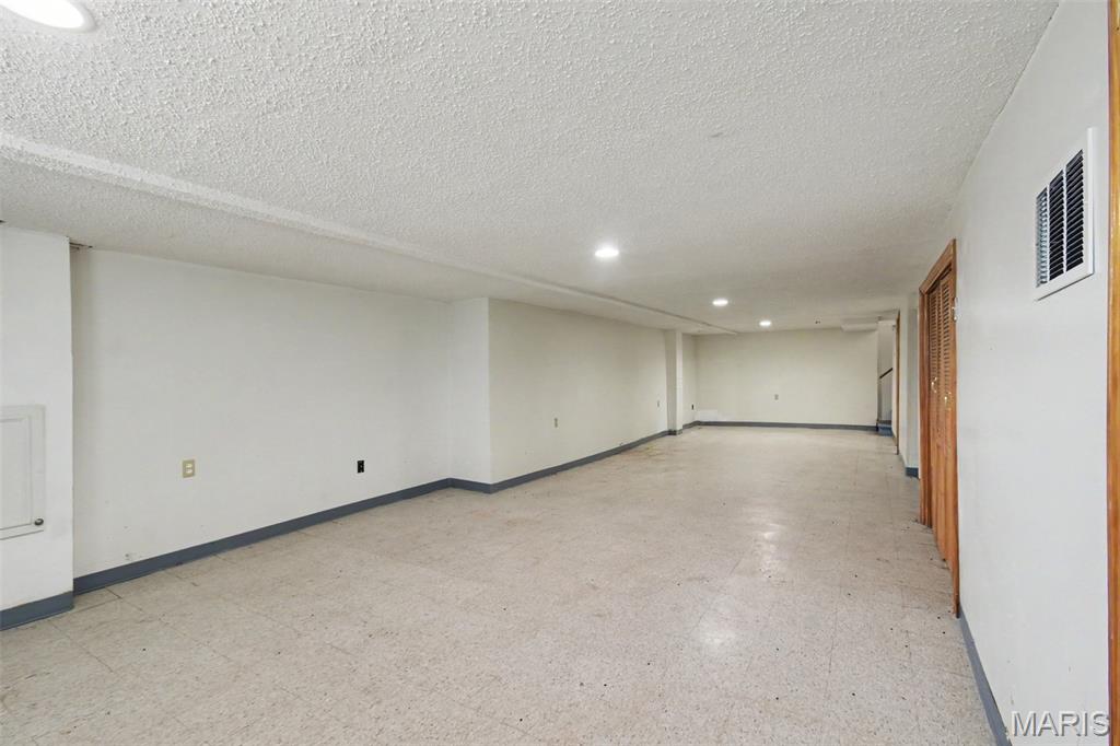 5144 Abington Road Florissant, MO 63033 - Photo 12 of 16 Gallery Image 12