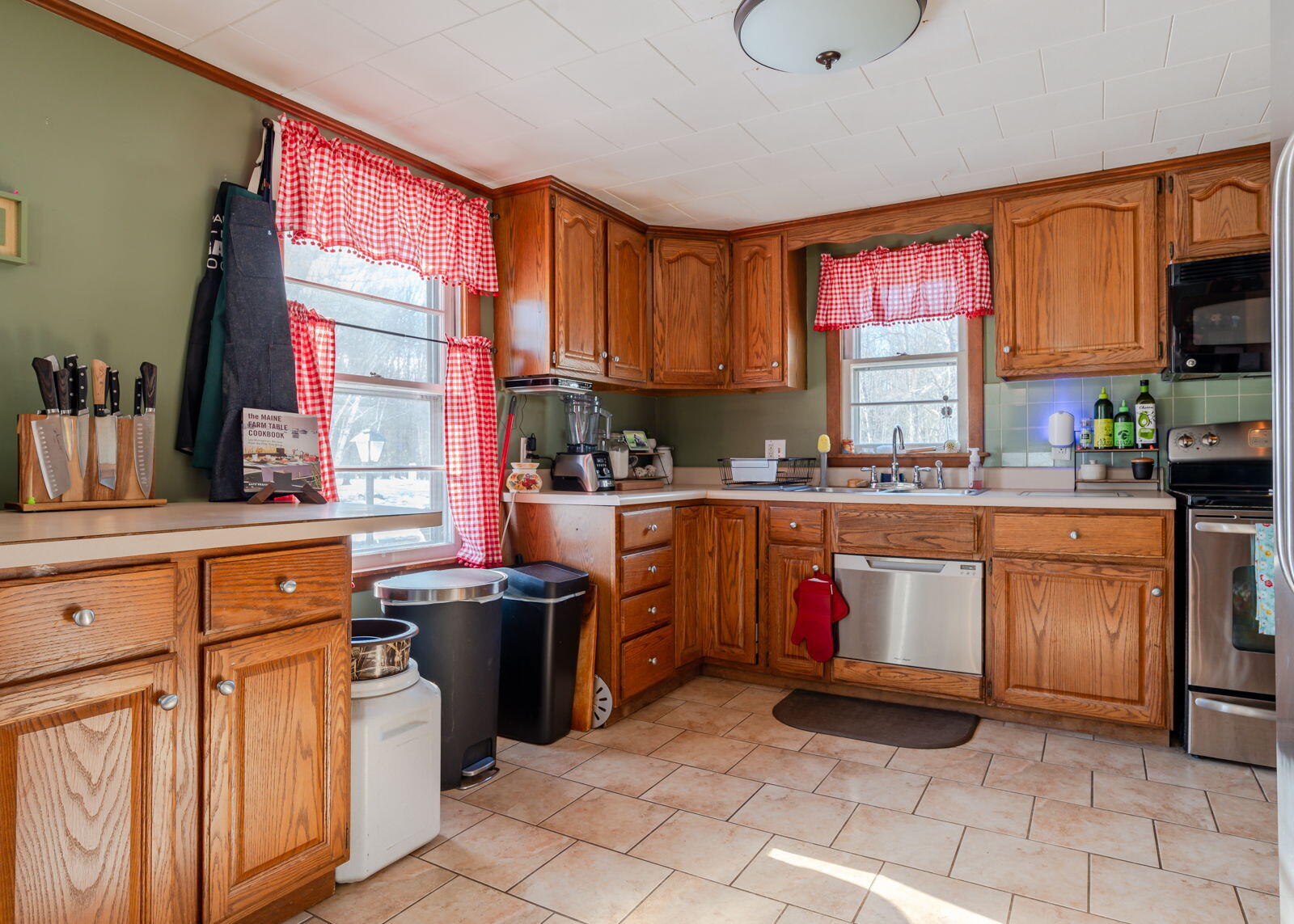 35 Jones Street Auburn, ME 04210 - Photo 2 of 38 Kitchen