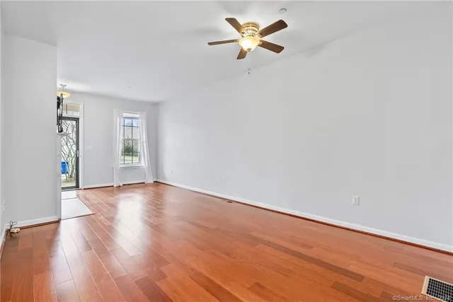 $2,900 | 6 Rhodora Terrace, Unit 6, Windsor, CT 06095