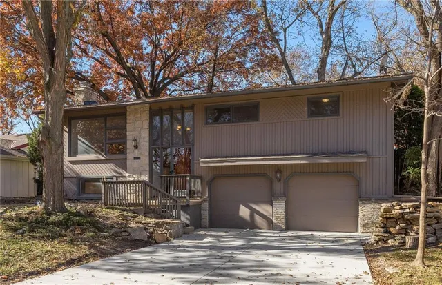 $350,000 | 9344 Hardy Street, Overland Park, KS 66212