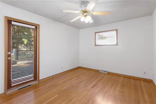 $350,000 | 9344 Hardy Street, Overland Park, KS 66212