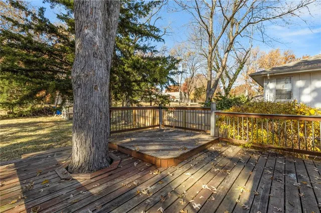 $350,000 | 9344 Hardy Street, Overland Park, KS 66212