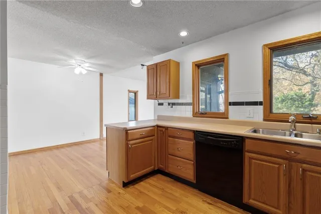 $350,000 | 9344 Hardy Street, Overland Park, KS 66212