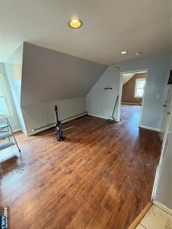$1,700 | 220 South Burnet Street, Unit 3, East Orange, NJ 07018