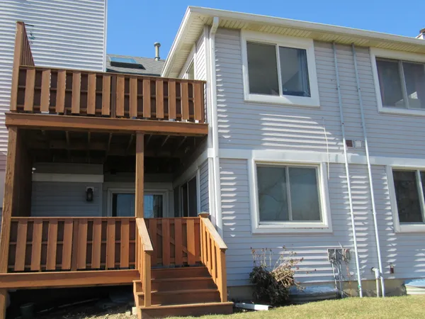 $294,900 | 910 Thornwood Drive, Unit 910, St. Charles, IL 60174