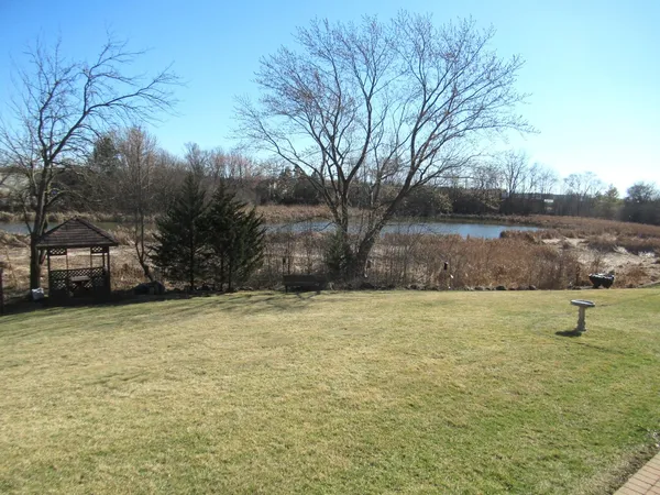 $294,900 | 910 Thornwood Drive, Unit 910, St. Charles, IL 60174