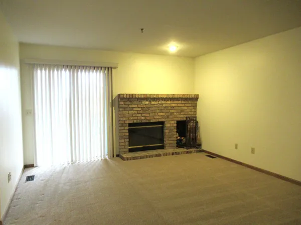 $294,900 | 910 Thornwood Drive, Unit 910, St. Charles, IL 60174