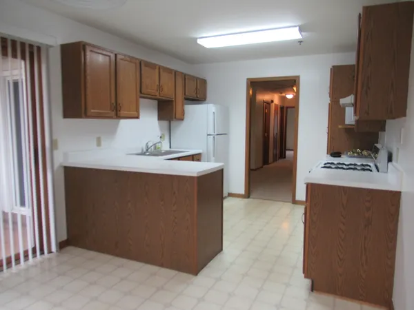 $294,900 | 910 Thornwood Drive, Unit 910, St. Charles, IL 60174