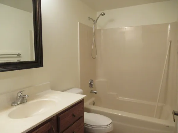 $294,900 | 910 Thornwood Drive, Unit 910, St. Charles, IL 60174