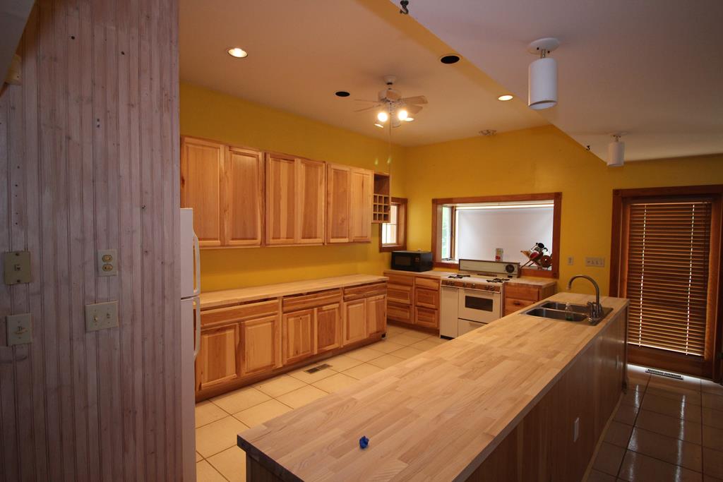 19562 Bayside Road Greenbush, VA 23357 - Photo 8 of 47