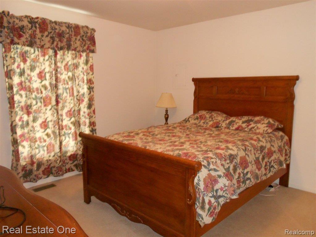 3641 Chicago Road Warren, MI 48092 - Photo 13 of 13 019.JPG