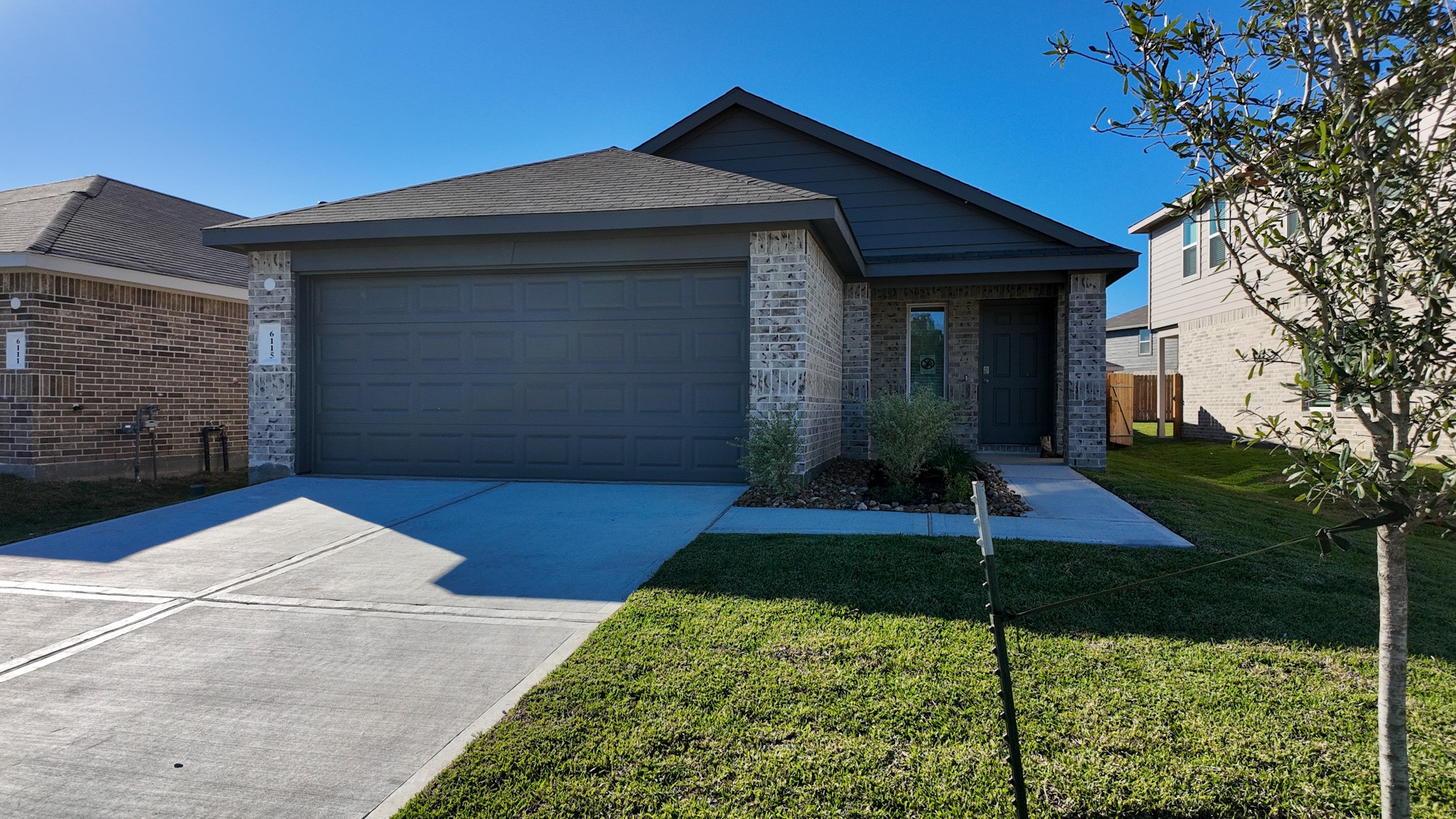 6115 Grove Of Pnes Street Spring, TX 77373 - Photo 20 of 20 2-car garage