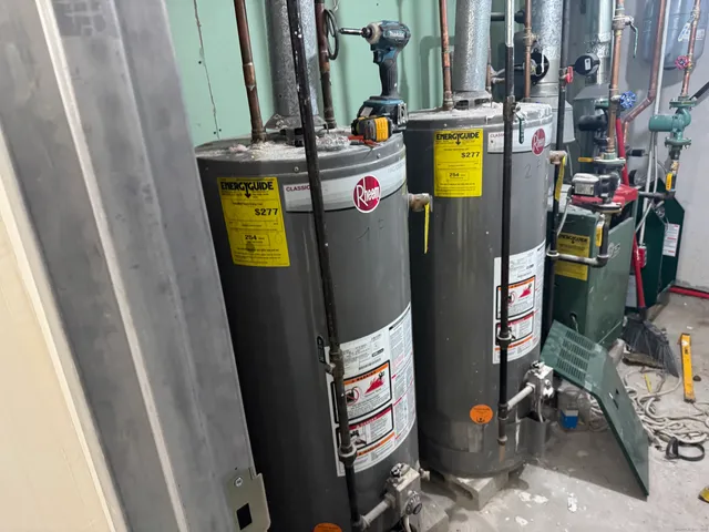 $2,300 | 190 Whitney Avenue, Bridgeport, CT 06606