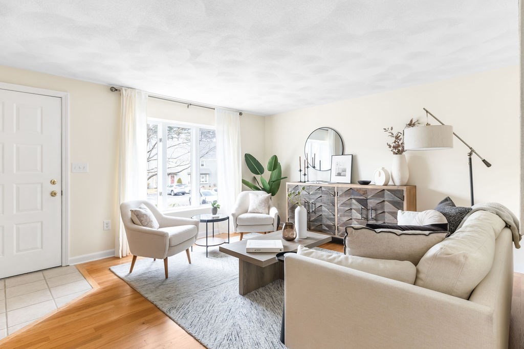 19 Deer Path, Unit 5 Maynard, MA 01754 - Photo 3 of 27