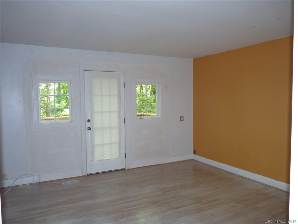 7635 Robin Crest Road Charlotte, NC 28226 - Photo 12 of 22 Gallery Image 12