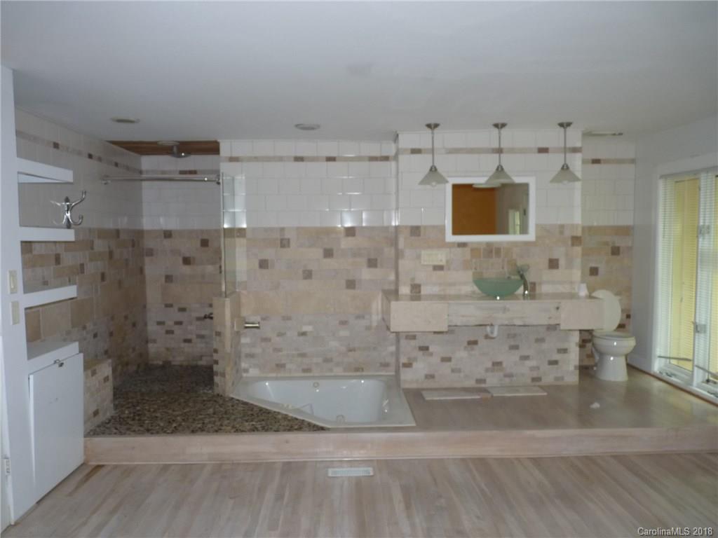 7635 Robin Crest Road Charlotte, NC 28226 - Photo 13 of 22 Gallery Image 13