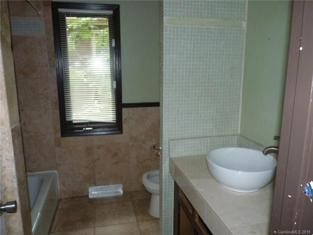 7635 Robin Crest Road Charlotte, NC 28226 - Photo 16 of 22 Gallery Image 16