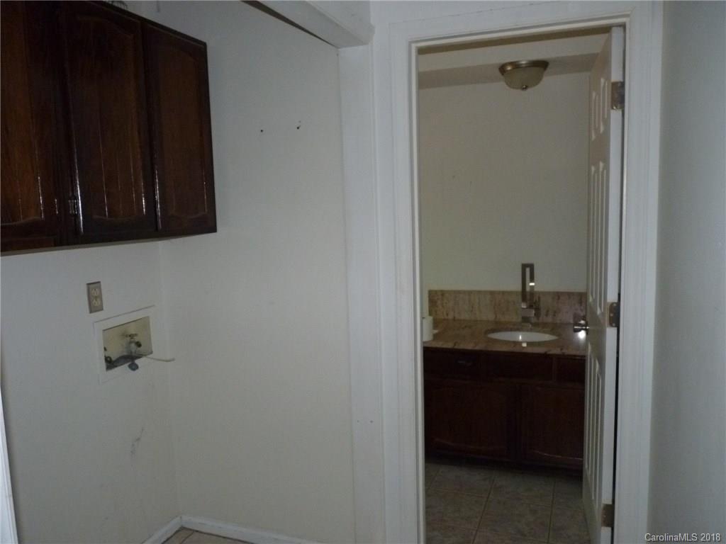 7635 Robin Crest Road Charlotte, NC 28226 - Photo 17 of 22 Gallery Image 17