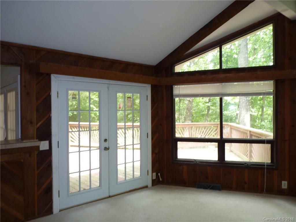 7635 Robin Crest Road Charlotte, NC 28226 - Photo 4 of 22 Gallery Image 4