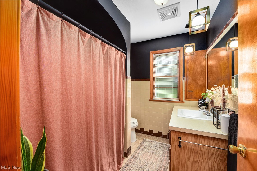 1203 Root Road Lorain, OH 44052 - Photo 12 of 35 Gallery Image 12