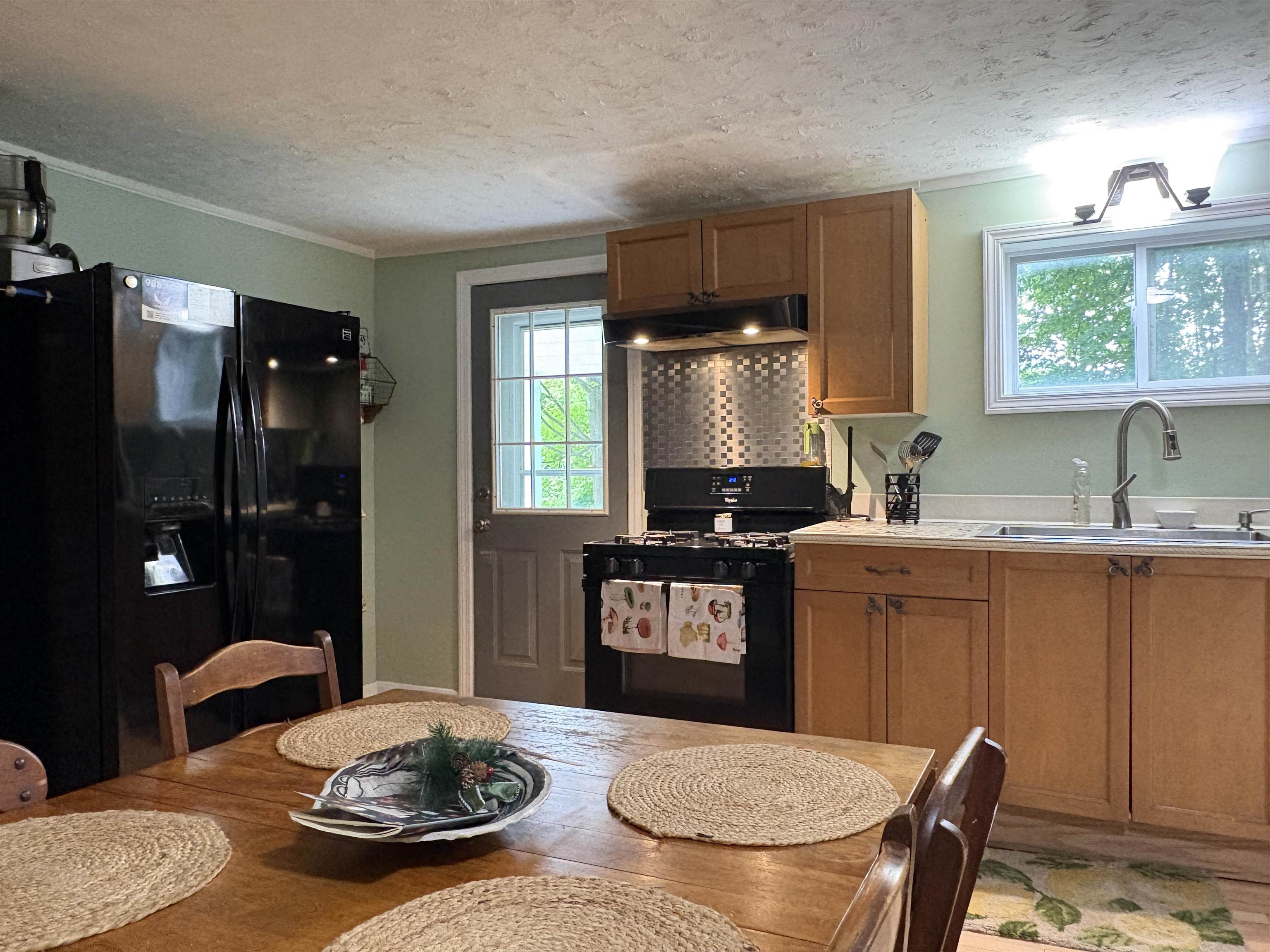 137 Jericho Road Richmond, VT 05477 - Photo 4 of 51