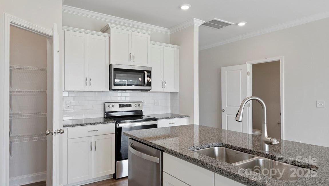 326 Creekview Road Hendersonville, NC 28792 - Photo 5 of 23 Gallery Image 5