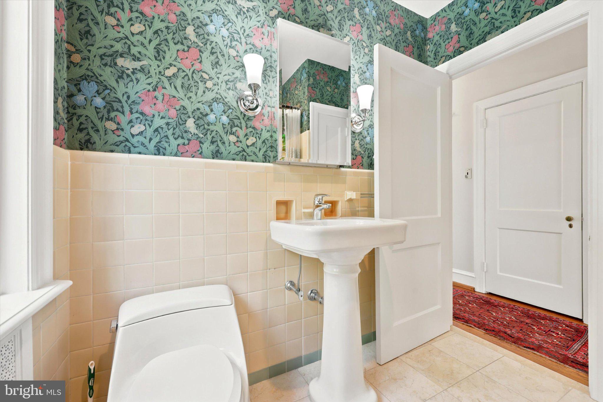 1444 County Line Road Bryn Mawr, PA 19010 - Photo 38 of 55 Full Hall Bathroom