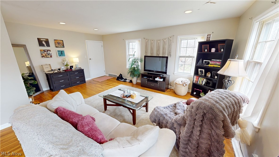 3555 Gridley Road Shaker Heights, OH 44122 - Photo 20 of 50 2nd floor living room