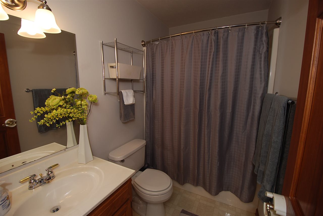 332 Ridgewood Lane Jasper, IN 47546 - Photo 7 of 14 Gallery Image 7