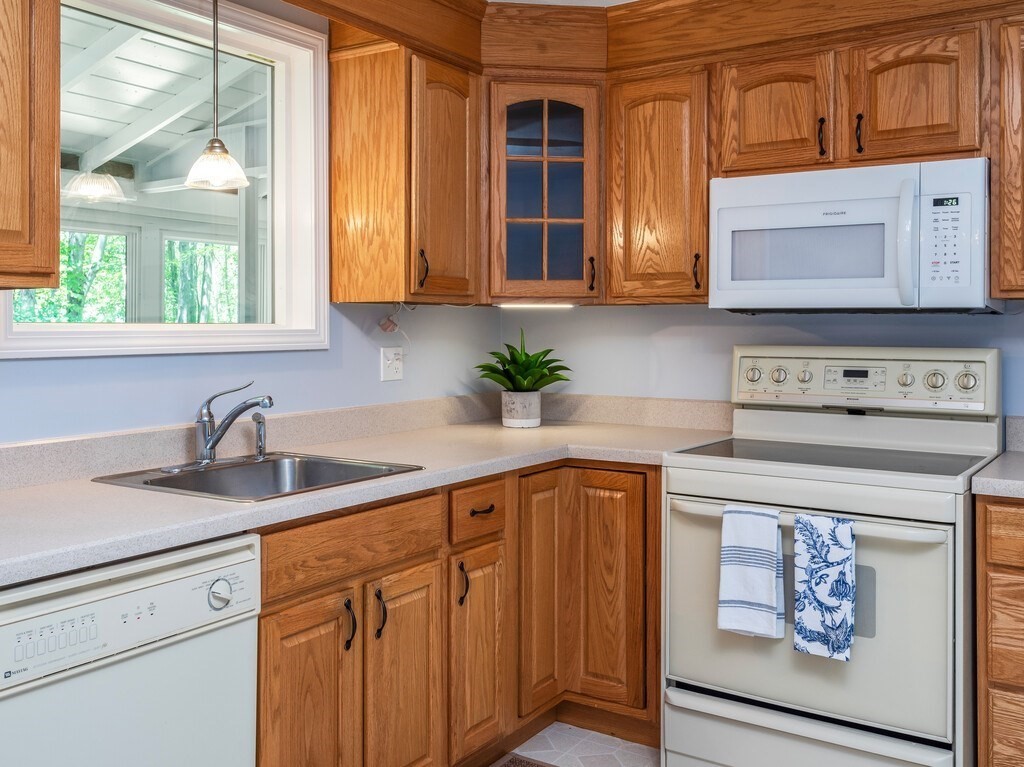 16 Stanjoy Road Holden, MA 01520 - Photo 12 of 30 Gallery Image 12