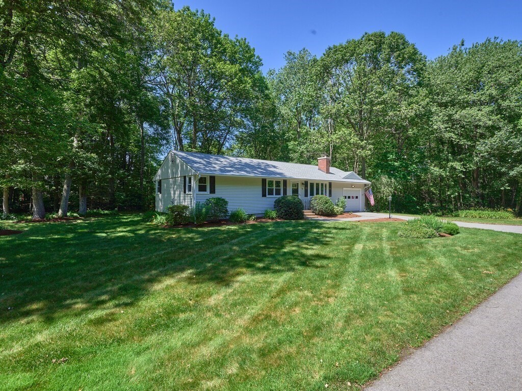 16 Stanjoy Road Holden, MA 01520 - Photo 3 of 30 Gallery Image 3
