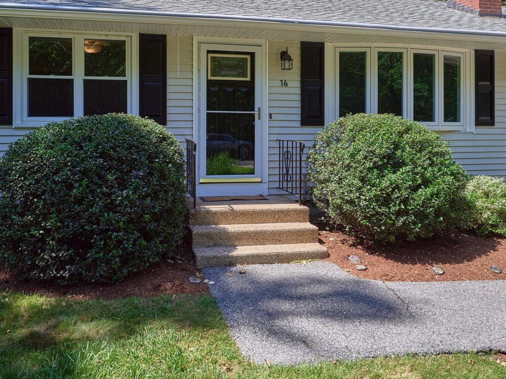 16 Stanjoy Road Holden, MA 01520 - Photo 5 of 30 Gallery Image 5