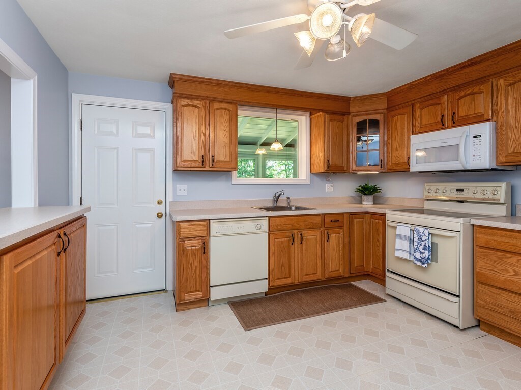 16 Stanjoy Road Holden, MA 01520 - Photo 10 of 30 Gallery Image 10