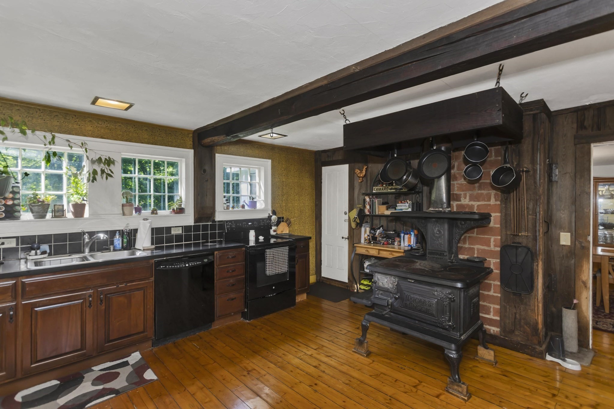1529 Main Road Granville, MA 01034 - Photo 5 of 31 Gallery Image 5