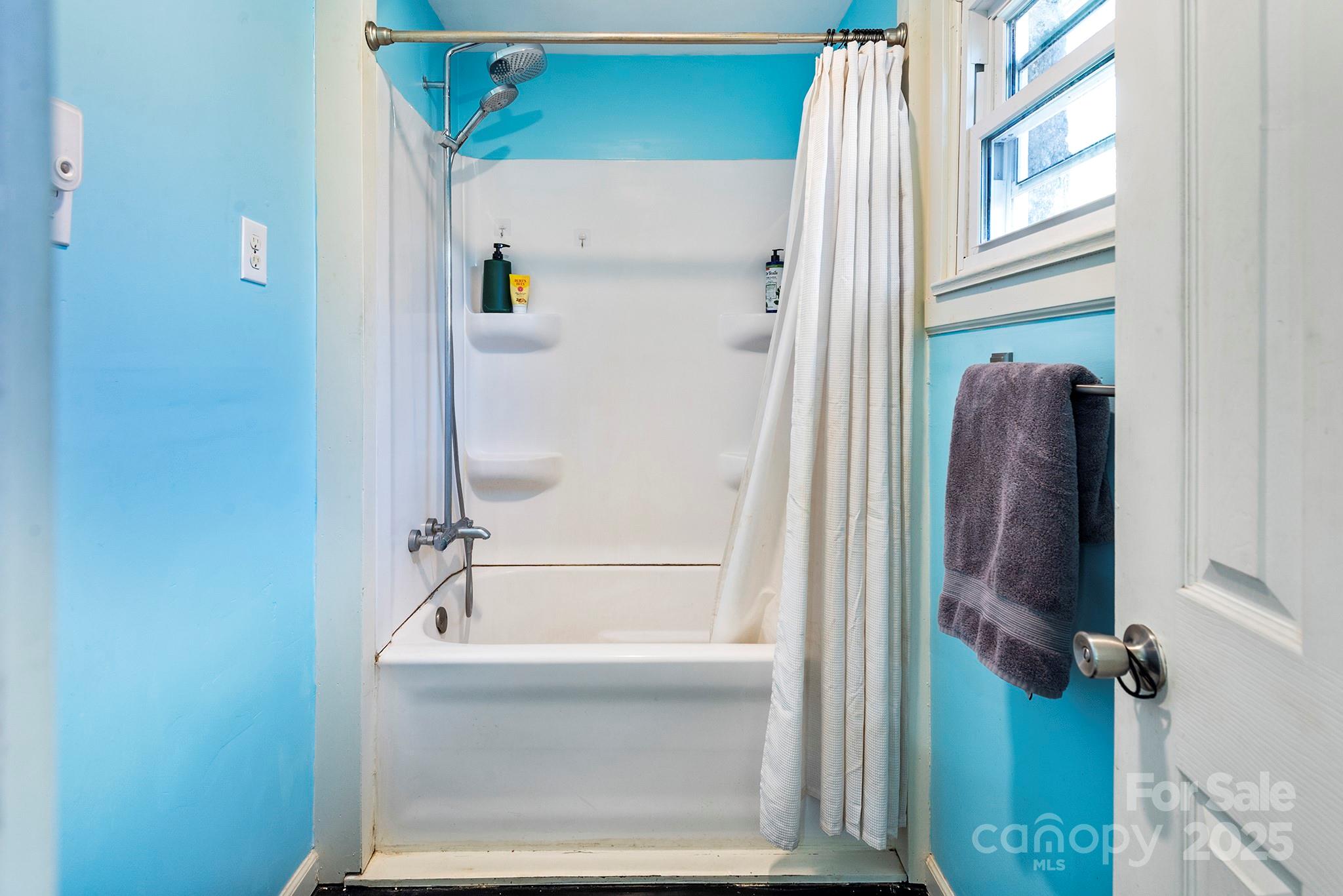 914 Catheys Creek Church Road Brevard, NC 28712 - Photo 23 of 33 a bathroom with a shower