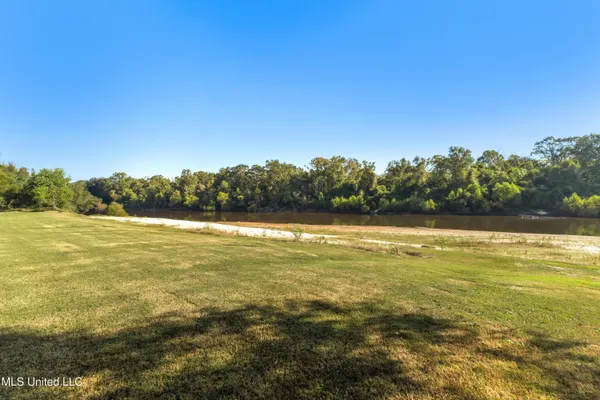 $224,900 | 13 River Bottom Road, New Augusta, MS 39462
