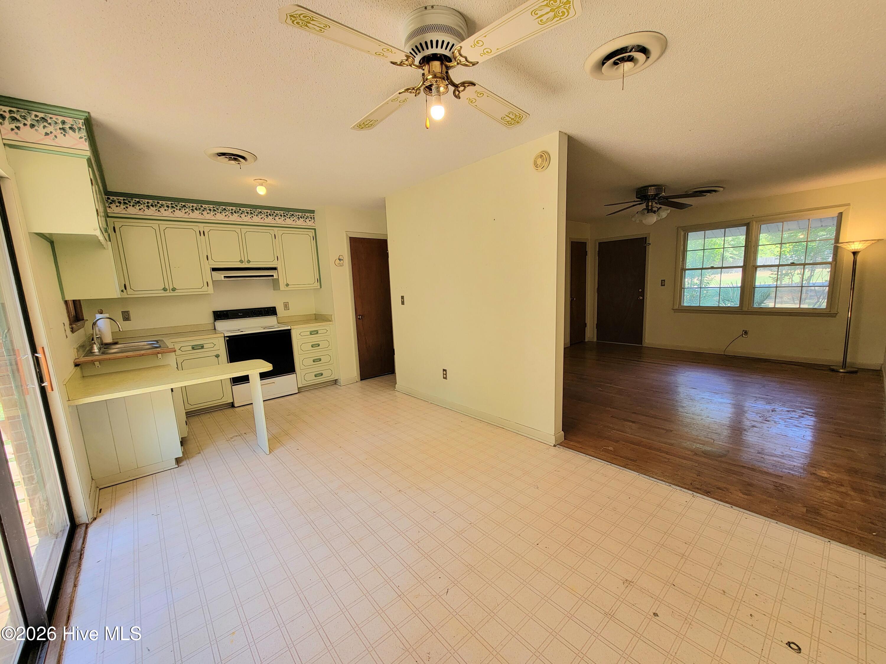 4366 Hammond Circle Martinez, GA 30907 - Photo 5 of 18 20260518_111428