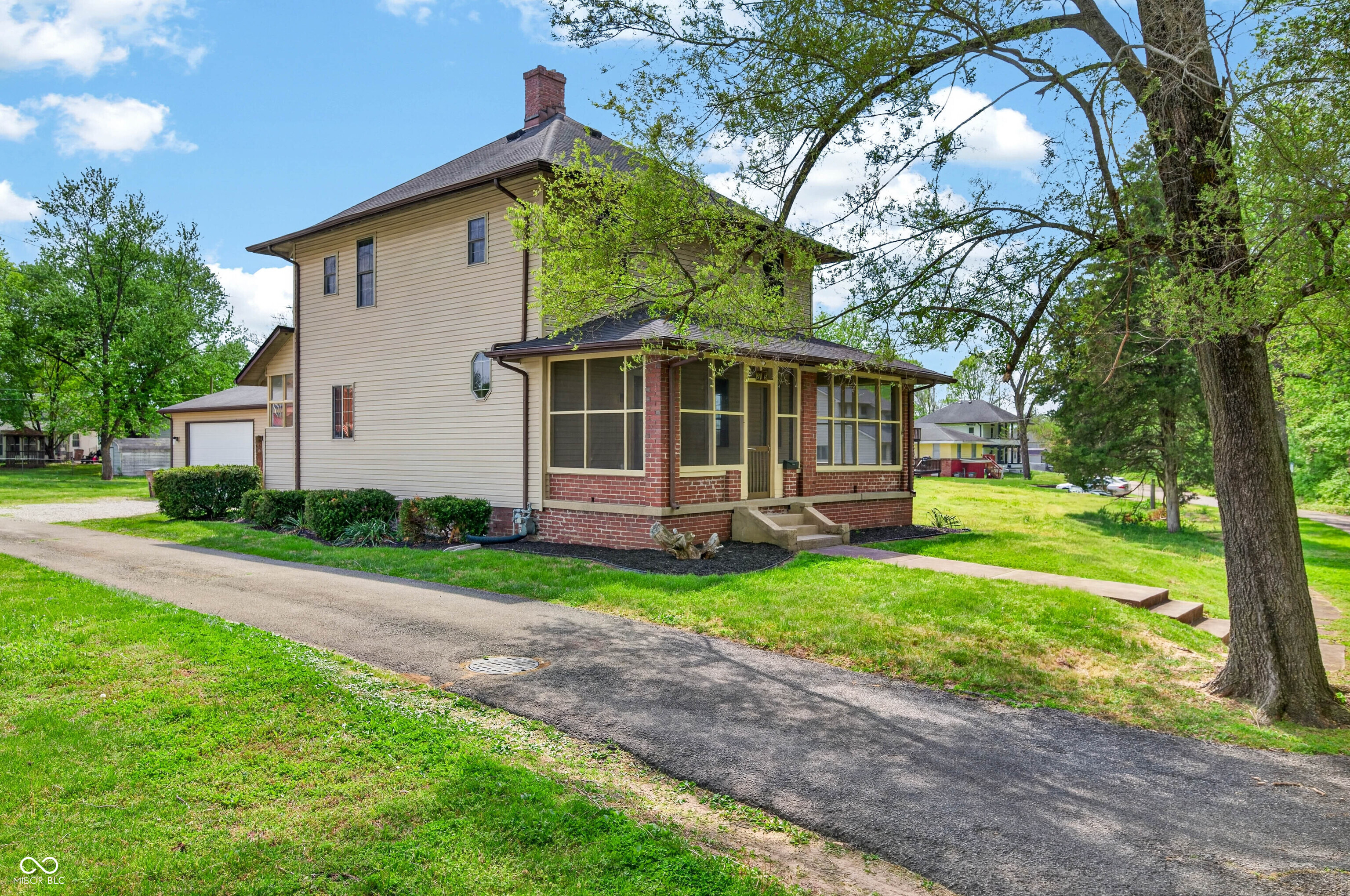 2115 Irwin Drive Columbus, IN 47201 - Photo 7 of 75