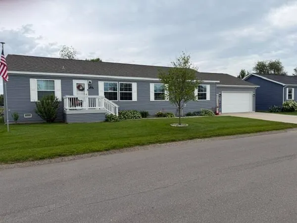 $219,900 | 3688 Hollyfield Drive, Cedar Springs, MI 49319